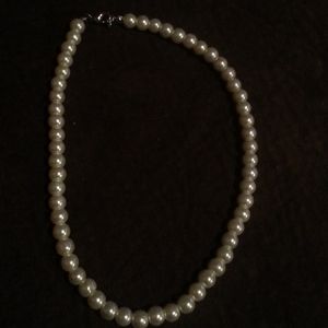 Pearl Jewelry - Pearl necklace bracelet and earrings Pearl Jewelry - Pearl necklace bracelet and earrings